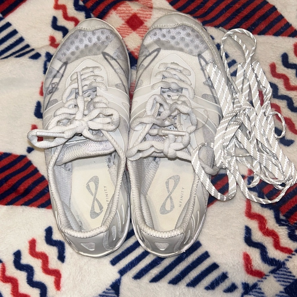 Nfinity vengeance cheer shoes